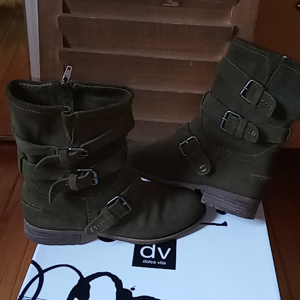 DV Boots